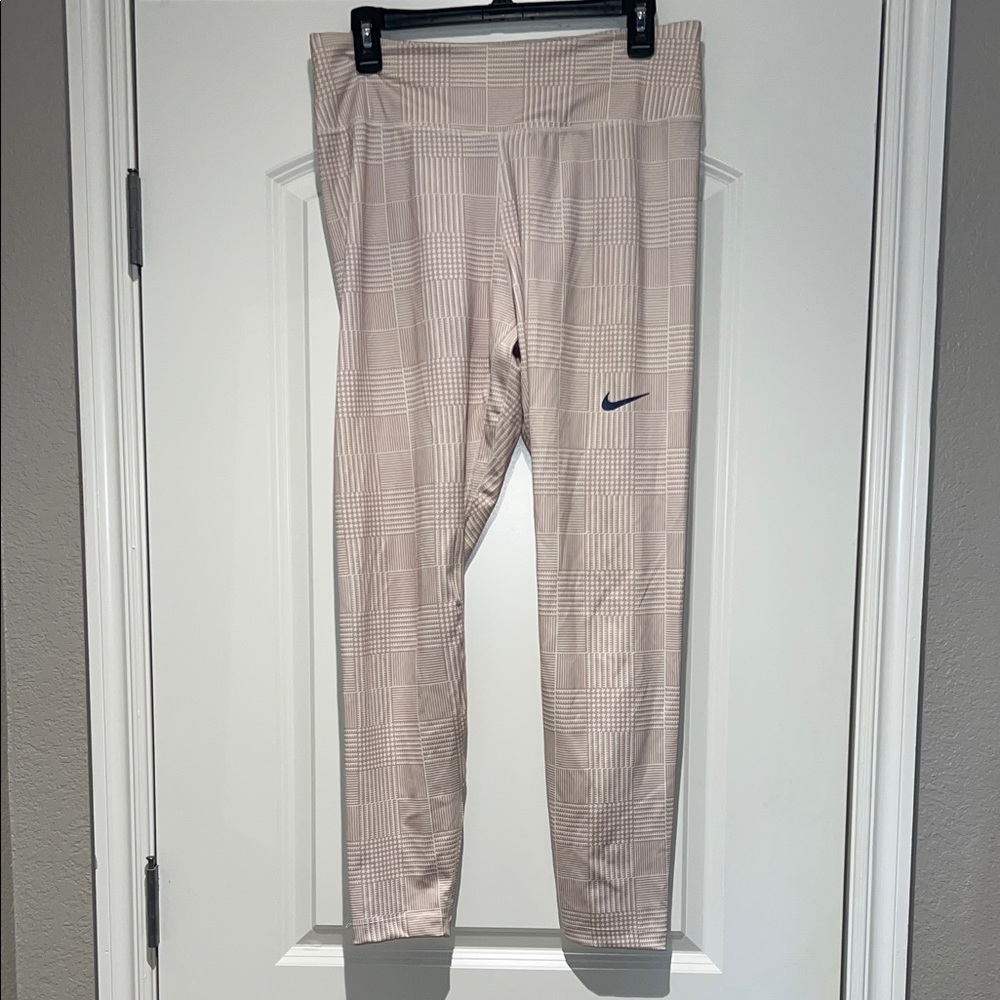 Nike Women's Plaid Leggings - Light Pink